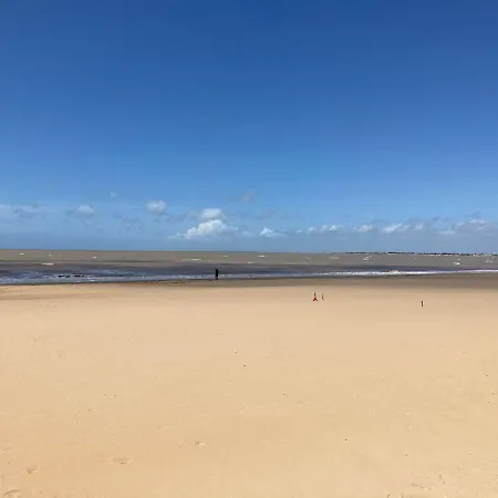 Mezzanines 50 M De La بيت للعطل